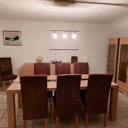 Aux Trois Petits Cochons