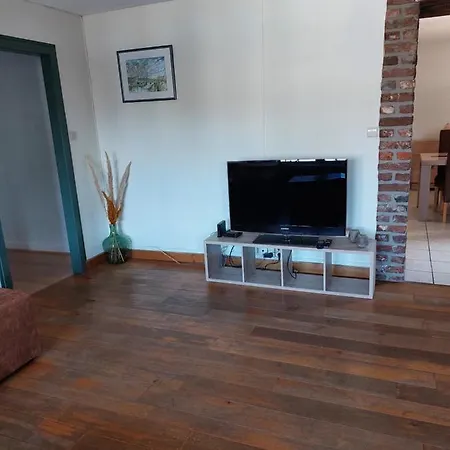 Aux Trois Petits Cochons Hotton