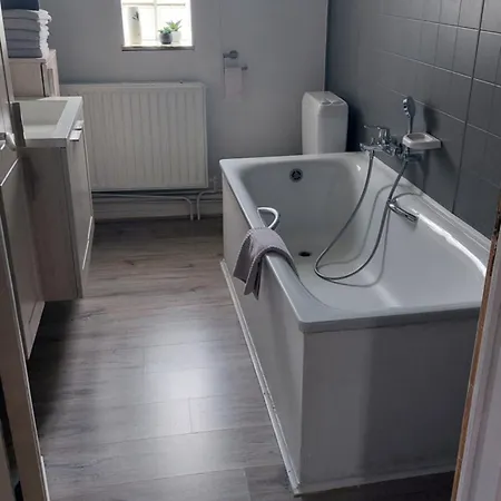 Aux Trois Petits Cochons