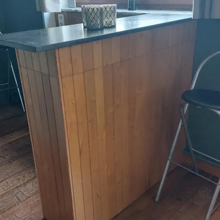 Aux Trois Petits Cochons * הוטון