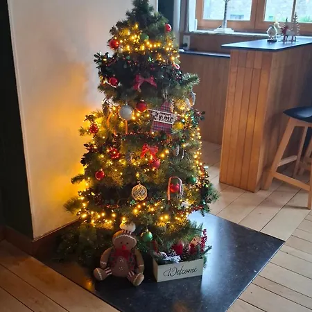 Aux Trois Petits Cochons דירה